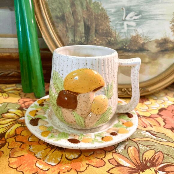Vintage Arnel's 1970s Ceramic Pottery Magic Mushroom Mug and Saucer Set - Picture 2 of 2